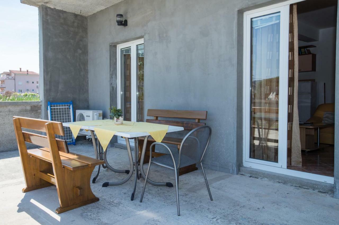 Marin Apartment Lopar Exterior photo